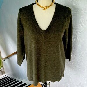 Neiman Marcus NWOT Womens Cashmere Collection V-Neck Sweater‎ Army Green Size M